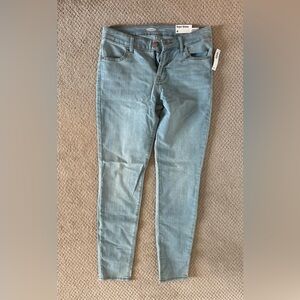 Old navy women’s size 4 super skinny jeans